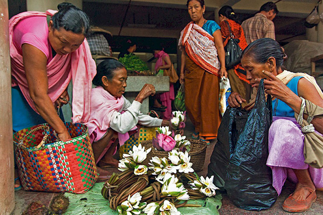 Cận cảnh hoạt động mua bán của các bà, các mẹ tại ngôi chợ hơn nửa thiên niên kỷ.