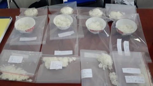 TPHCM: Phát hiện cơm trắng chuyển màu hồng sau… 1 giờ - 3