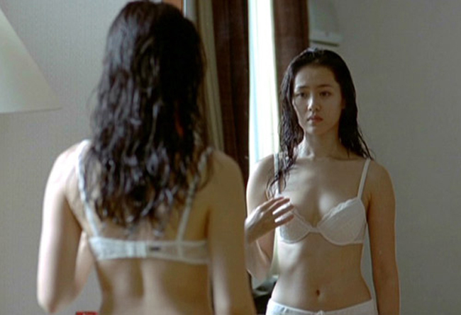 Son Ye Jin được coi là ngọc nữ màn ảnh Hàn nhưng cô cũng sẵn sàng diễn những cảnh táo bạo trên màn ảnh rộng.