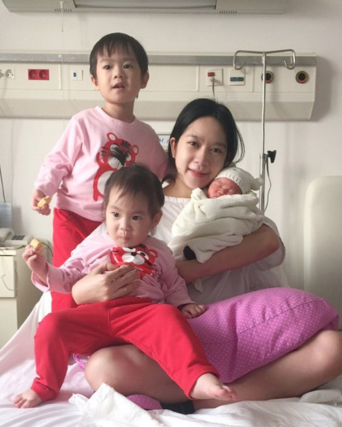 Nhan sắc bà xã Lý Hải qua 4 lần làm mẹ - 2