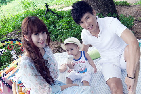 Nhan sắc bà xã Lý Hải qua 4 lần làm mẹ - 6