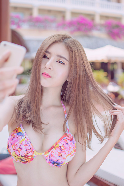 Hot girl Lilly Luta tung ảnh bikini gợi cảm chào hè - 5