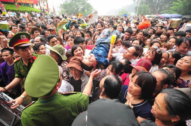 Lễ hội Đền Hùng 2016: Chen lấn là sự cố ngoài ý muốn - 2