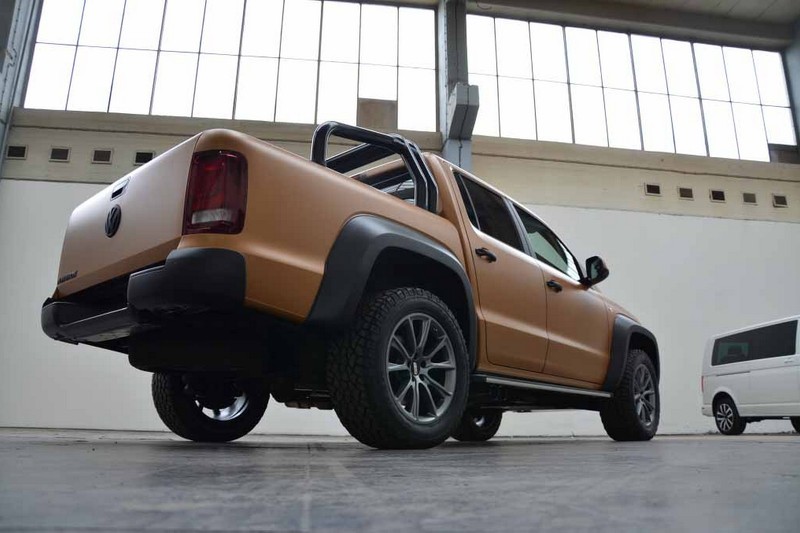 VW Amarok V8 Passion Desert Edition cá tính, giá "khùng" - 2
