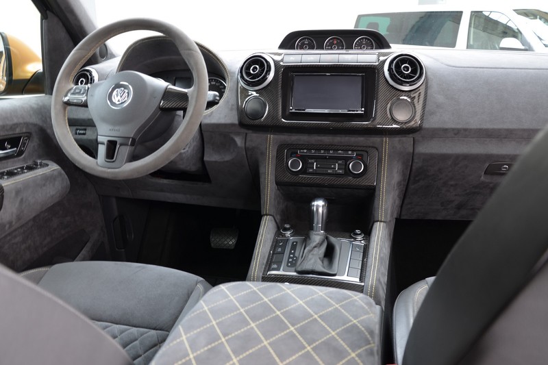VW Amarok V8 Passion Desert Edition cá tính, giá "khùng" - 4