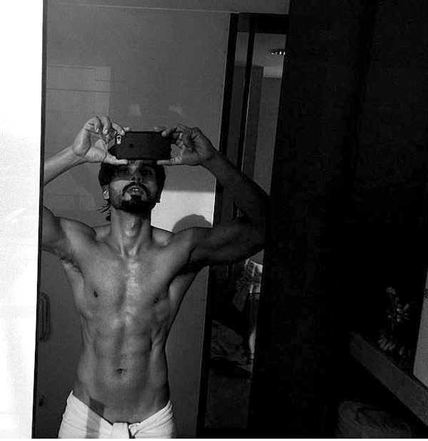 10 nam thần Bollywood cơ bắp khiến fan nữ không rời mắt - 5