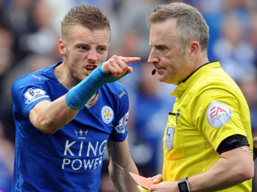 Vardy gây hấn trọng tài, Leicester gặp khó đua vô địch - 1