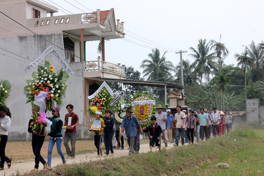 Chìm trong nước mắt bên 9 linh cữu học sinh - 11