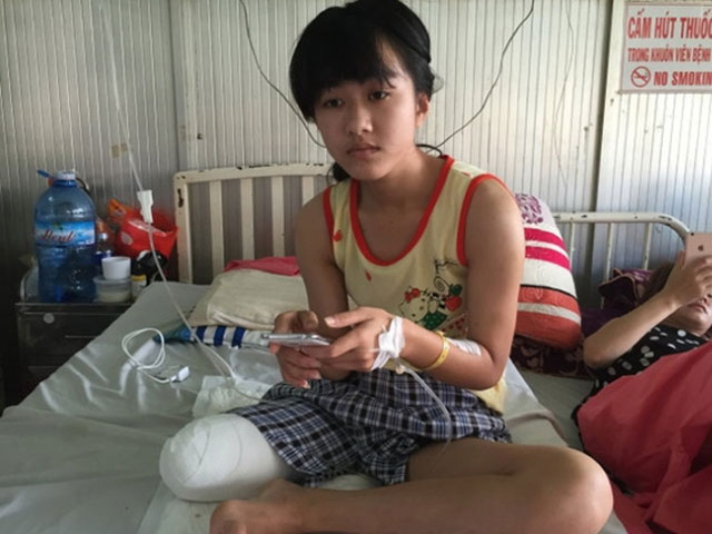 Vụ nữ sinh bị cưa chân: GĐ bệnh viện xin số tài khoản - 1