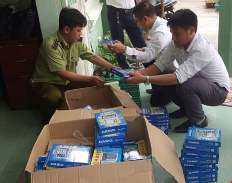 Phát hiện gần 300 máy tính Casio giả - 2