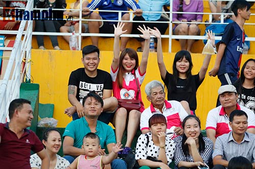 Thực hư vụ Sài Gòn FC trả 60000 đồng/người đến sân cổ vũ - 1