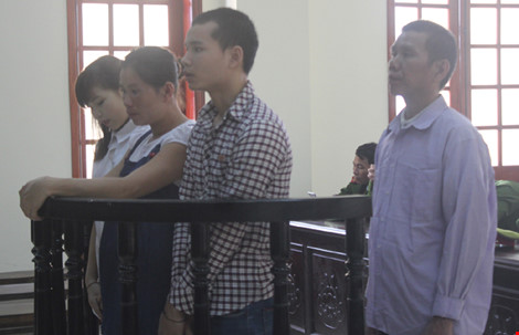 Chú bán cháu gái qua Trung Quốc lấy 100 triệu đồng - 1