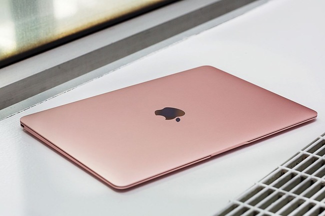 Apple vừa bất ngờ ra mắt phiên bản tiếp theo của dòng MacBook 12 inch với việc nâng cấp cấu hình bên cạnh việc bổ sung bản màu vàng hồng thời thượng, tương tự như trên chiếc iPhone 6s, 6s Plus.