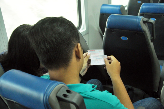 Người Sài Gòn "mê mẩn" tàu nội đô 10.000 đồng - 7