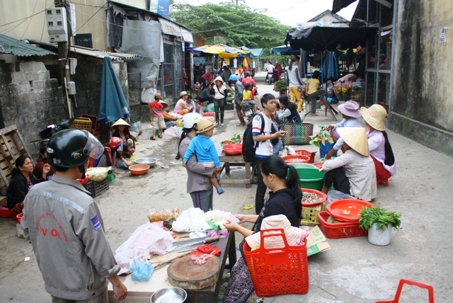 Dân điêu đứng vì “biển chết” bất thường - 2