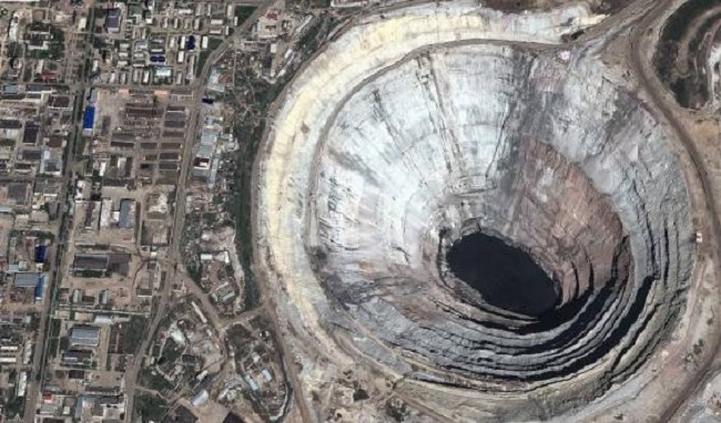 Mỏ kim cương lớn nhất thế giới ở Nga