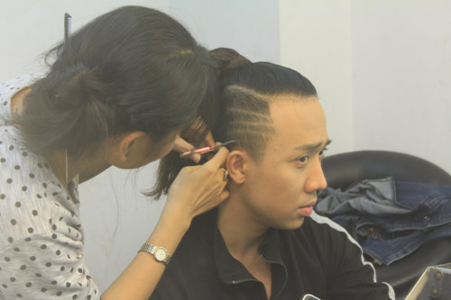 Tạo hình siêu độc của Trấn Thành trong phim mới - 2