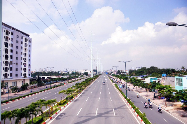 Xe máy được đi vào làn ô tô trên đại lộ đẹp nhất Sài Gòn - 2