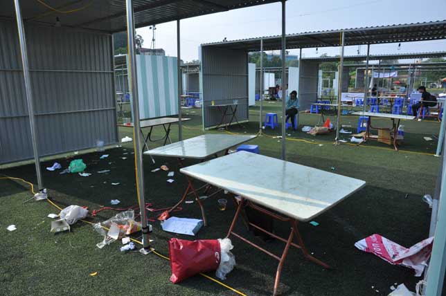 Ảnh: Tan hoang hội chợ container lần đầu tổ chức ở HN - 6