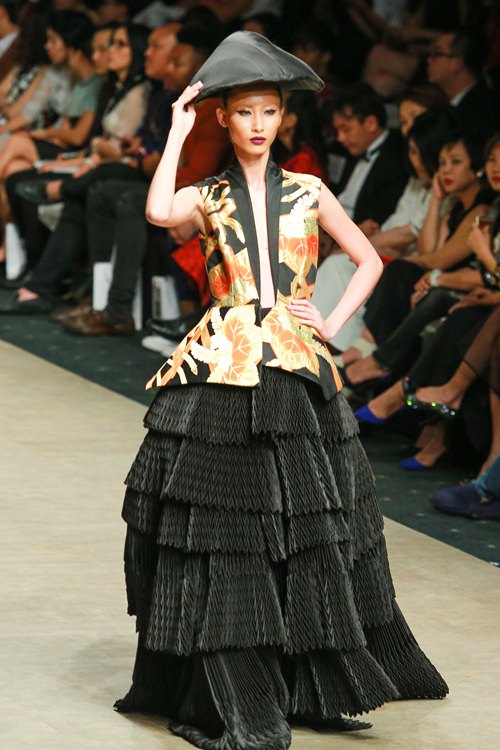 Thanh Hằng cuốn hút làm vedette show của Công Trí - 3