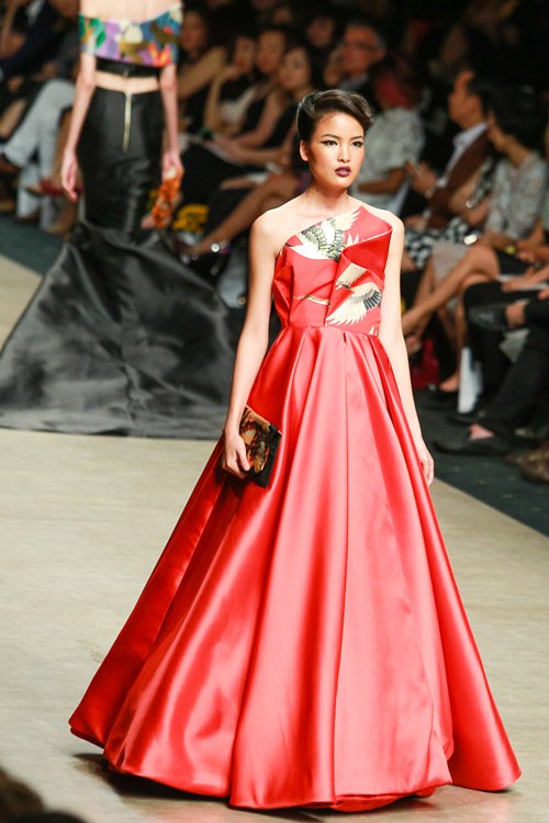 Thanh Hằng cuốn hút làm vedette show của Công Trí - 4