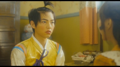 Hài hước hình ảnh Song Joong Ki trang điểm, buộc tóc - 1