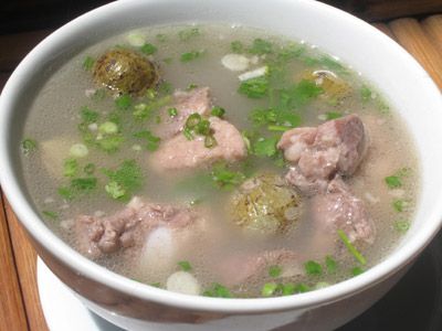 Ngon miệng với canh thịt nạc nấu chua, nấm nhồi tôm - 2