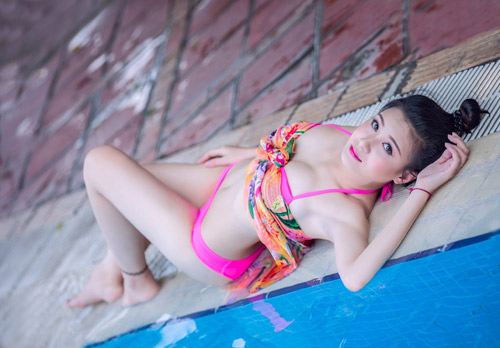 Thiếu nữ Hà thành mướt mát tạo dáng bên hồ bơi - 6