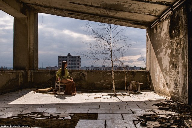 Ảnh: Dân chúng trở lại khu thảm họa Chernobyl sau 30 năm - 1