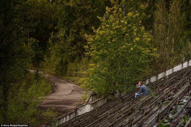 Ảnh: Dân chúng trở lại khu thảm họa Chernobyl sau 30 năm - 8