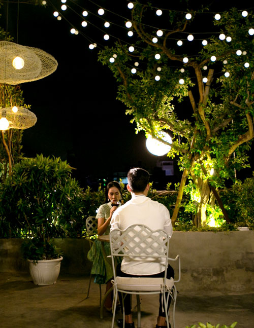 Thủy Tiên tình tứ với trai trẻ trong MV mới - 3