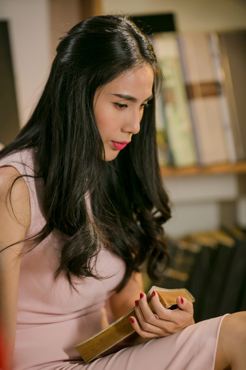 Thủy Tiên tình tứ với trai trẻ trong MV mới - 5