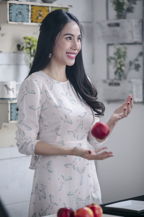 Thủy Tiên tình tứ với trai trẻ trong MV mới - 6