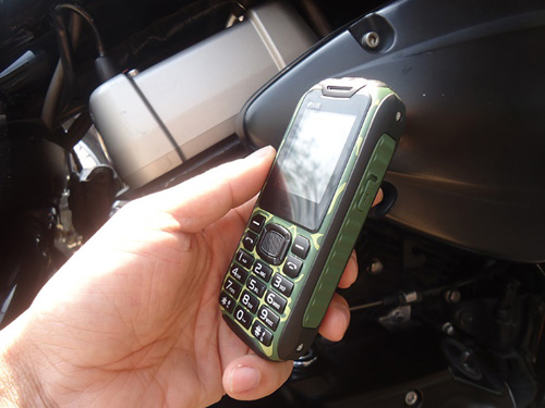 Sốc: Điện thoại pin dùng 20 ngày kiêm sạc dự phòng giá 399.000đ - 2