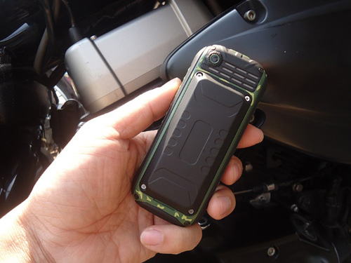 Sốc: Điện thoại pin dùng 20 ngày kiêm sạc dự phòng giá 399.000đ - 5