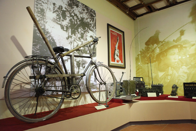 Cận cảnh 400 hiện vật lưu giữ ký ức chiến tranh ở HN - 2