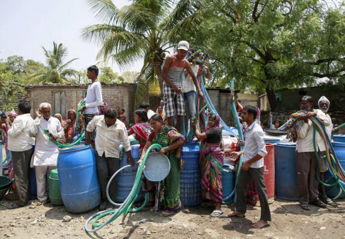 Ảnh: Người dân chống chọi với hạn hán kỷ lục ở Ấn Độ - 7