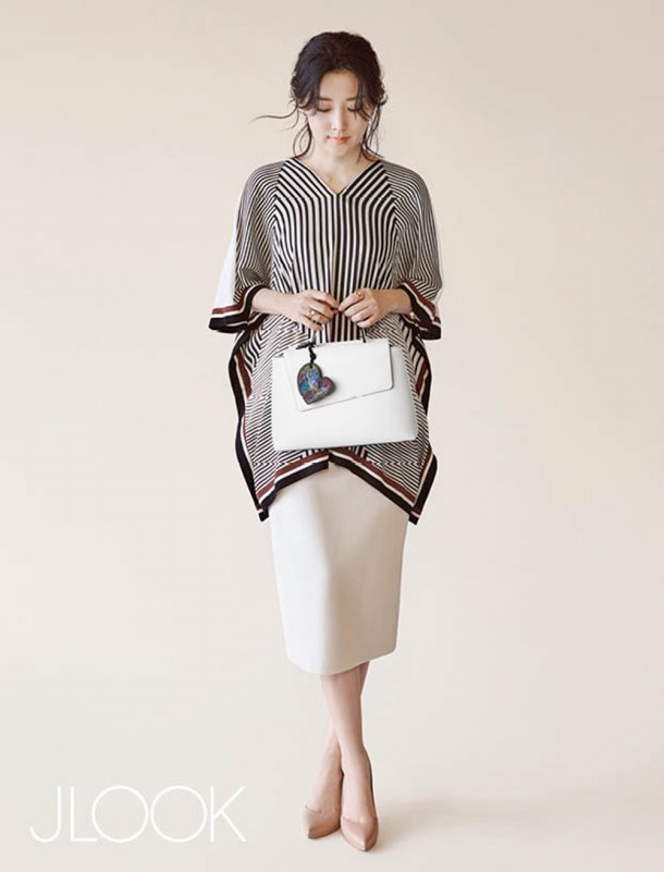 Fan "phát sốt" với loạt ảnh của 3 mẹ con Lee Young Ae - 9