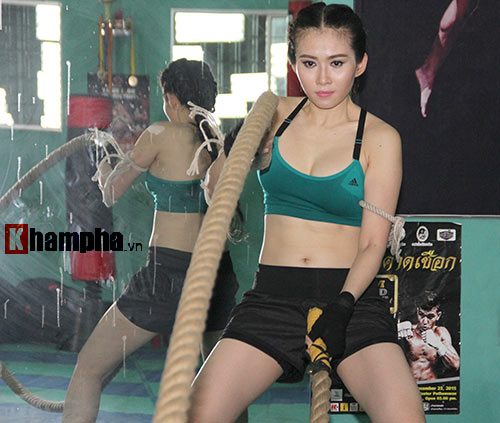 Nữ DJ xinh đẹp mê tập Muay Thái - 6