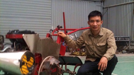 Chàng trai trẻ chế tạo máy nông nghiệp đa năng - 1