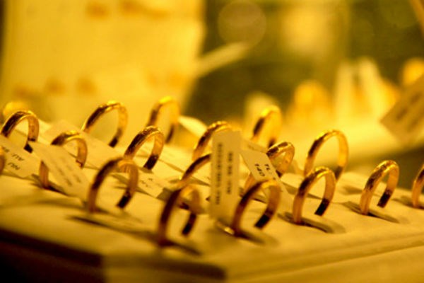 Giá vàng hôm nay 29/4 bất ngờ tăng mạnh, USD giảm - 1