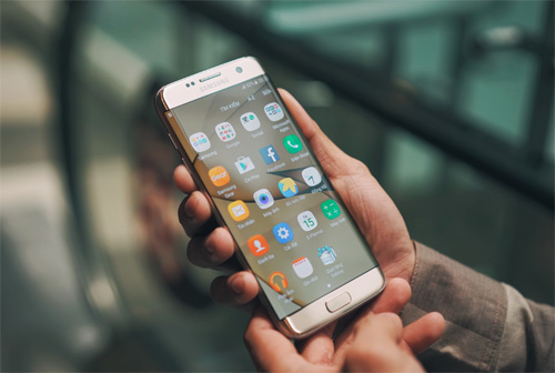 Giải mã hành trình vươn lên ngôi đầu thiết kế smartphone của Samsung - 1