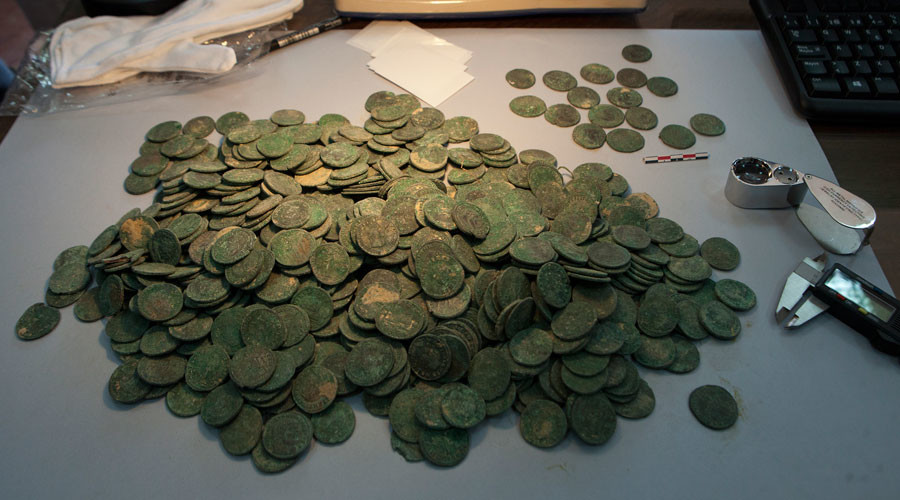 Phát hiện 6 tạ tiền đồng cổ quý hiếm ở Tây Ban Nha - 1