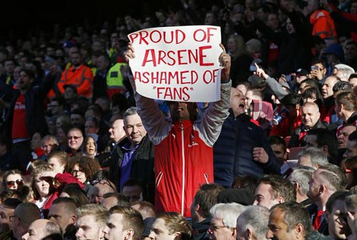 Ủng hộ Wenger, CĐV Arsenal mắng fan "phong trào" - 1