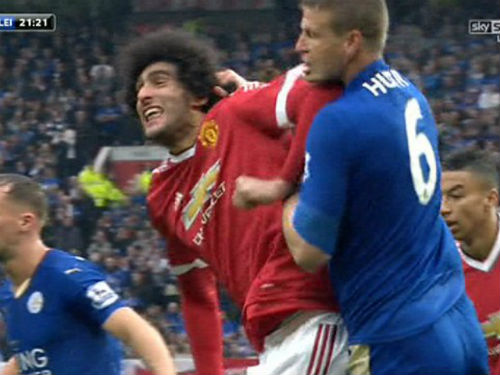 Fellaini và Huth trả giá đắt sau màn “song đấu” - 1