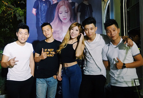 Trang Pháp gợi cảm khoe dáng bên chị gái xinh đẹp - 6