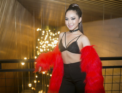 Lương Bích Hữu ngày càng hở bạo sau biến cố tình cảm - 1