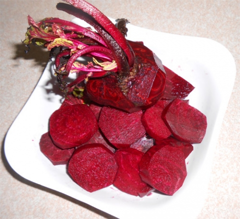 Canh sườn củ dền thanh mát cho bữa cơm ngày hè - 2