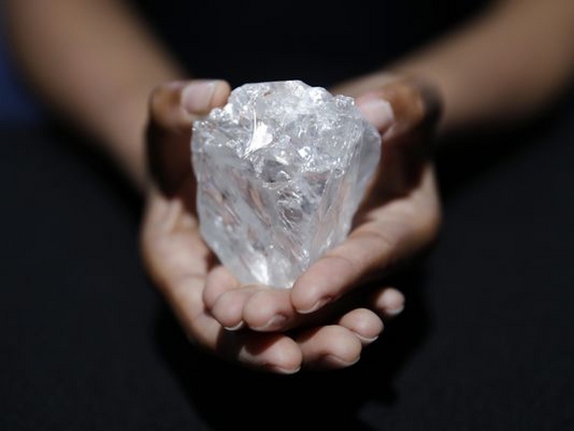 Tìm thấy viên kim cương 3 tỉ năm tuổi lớn nhất thế giới - 1
