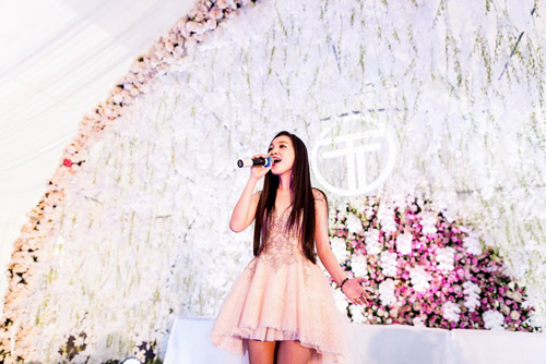 Chú rể Sài thành rước dâu bằng máy bay gây "sốc" - 13